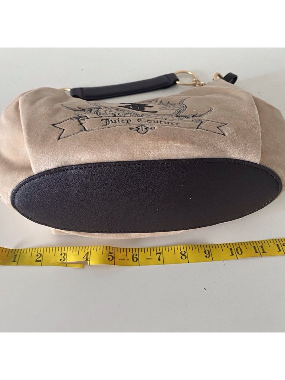 Juicy Couture Need More Juicy Hobo Shoulder Bag Buff Beige W/ Heart Charm NEW - Picture 12 of 14